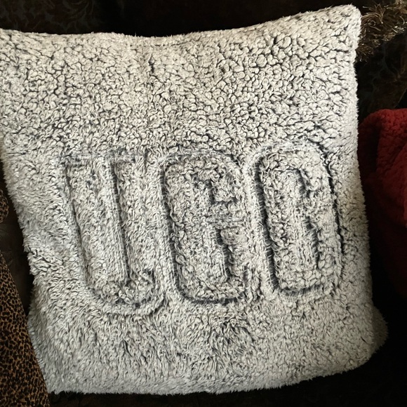 UGG Pillow case - Picture 1 of 3